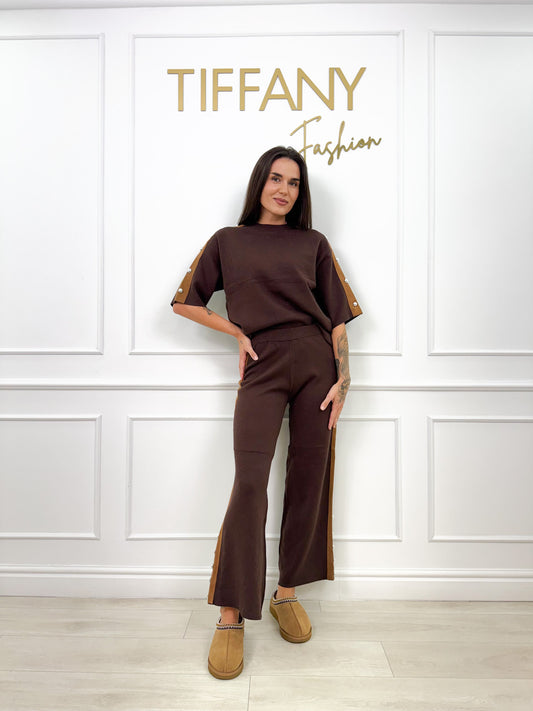 Compleu Avitt Brown