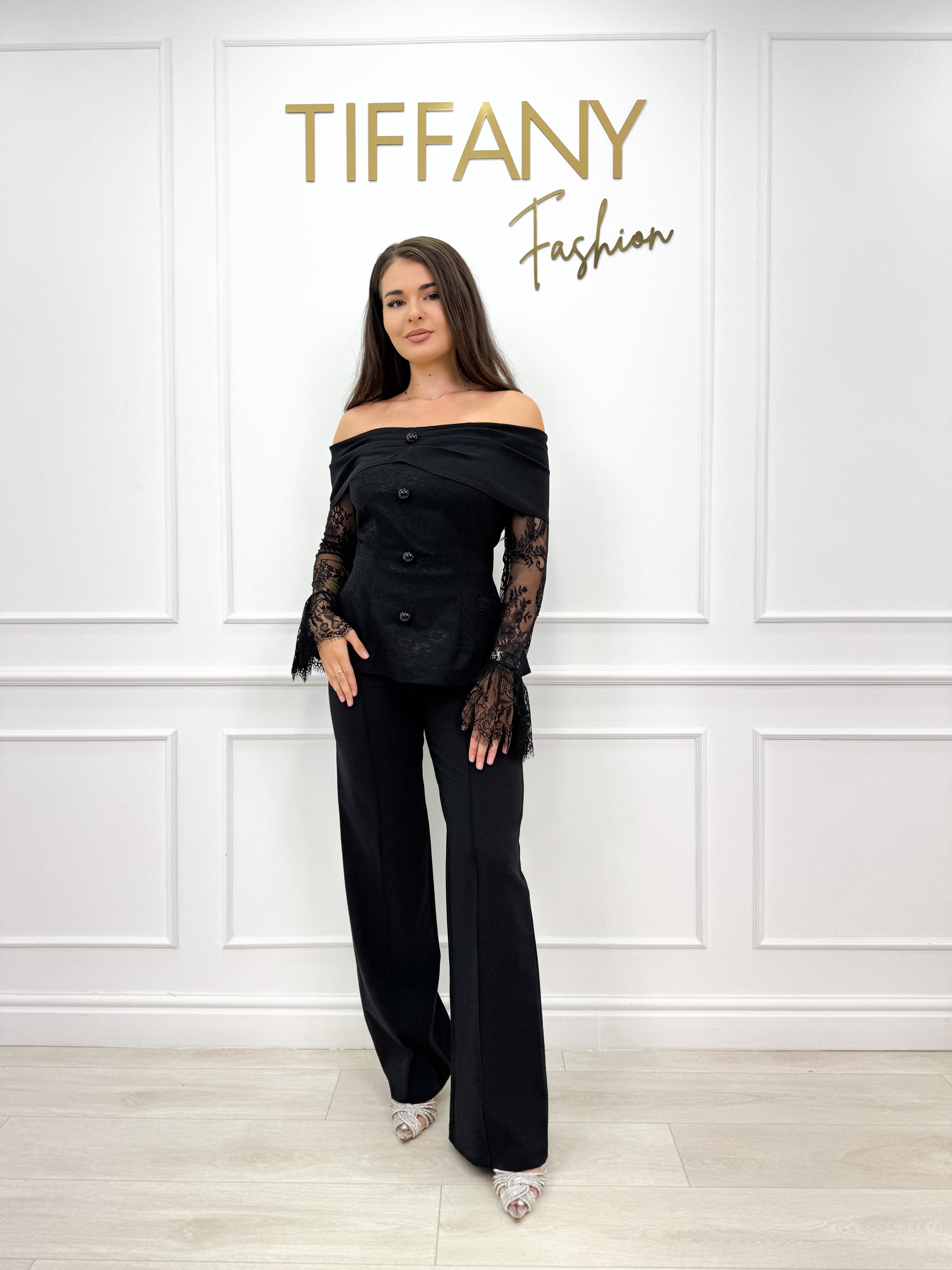 Costum Lisa Black