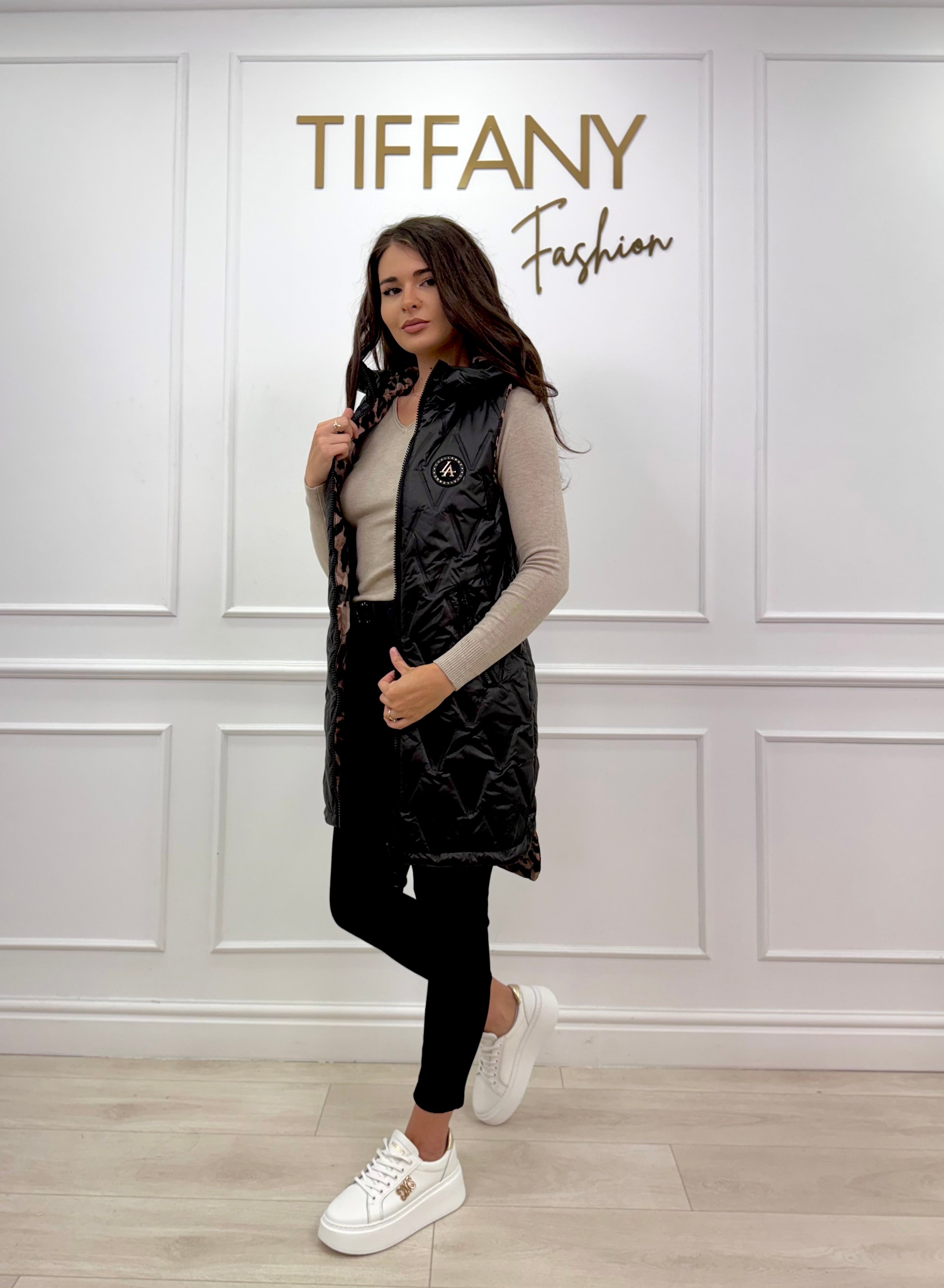 Vesta Cairo Black
