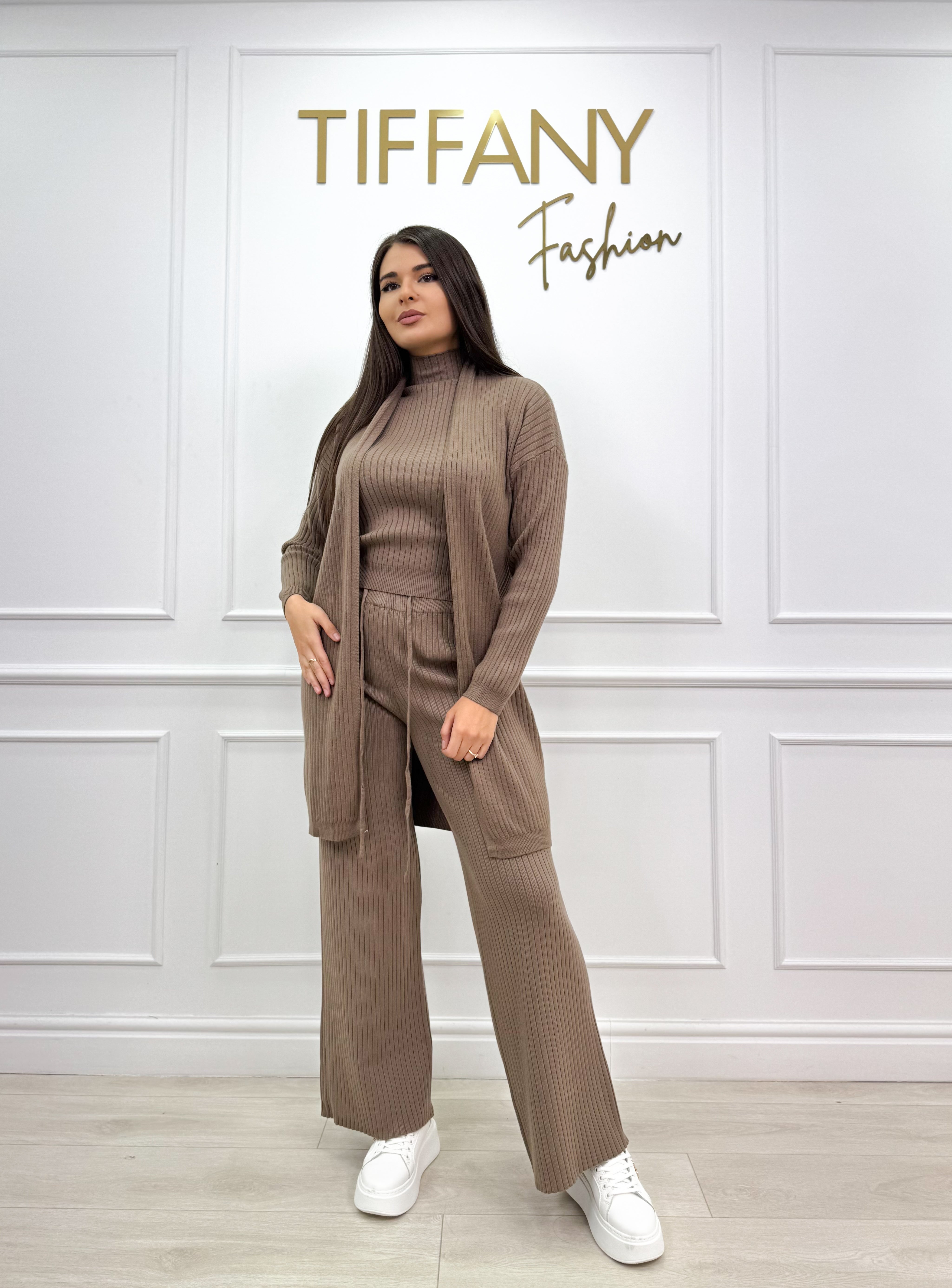 Compleu Melody Brown