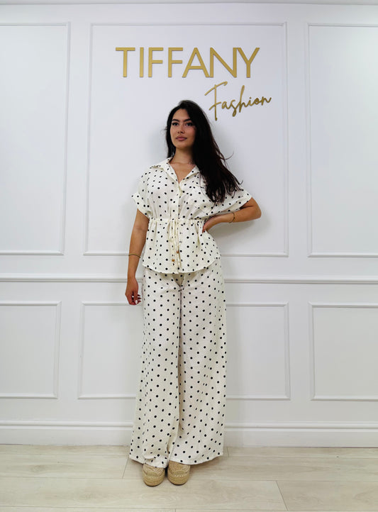 Compleu Taly White