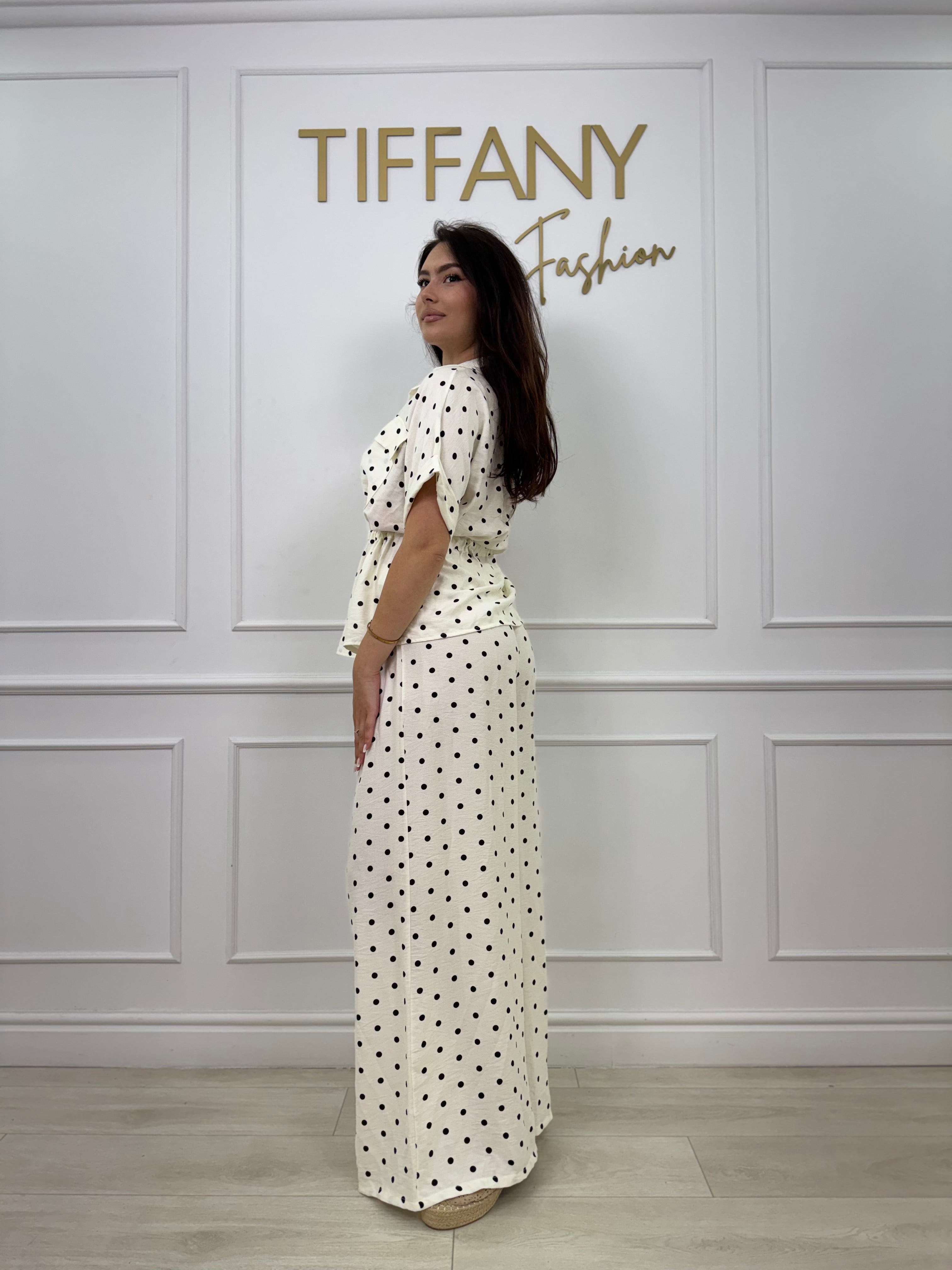Compleu Taly White